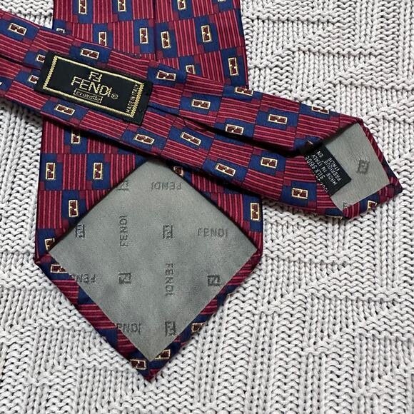 Vintage Fendi red monogram geometric silk tie - Picture 3 of 7
